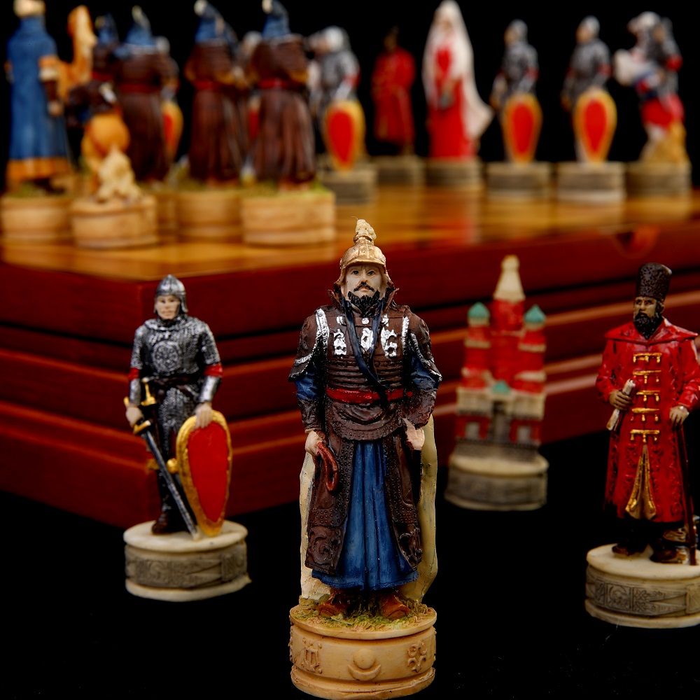 War-themed Chess Set Genghis K - Board Game Yearbook ulasan dan harga